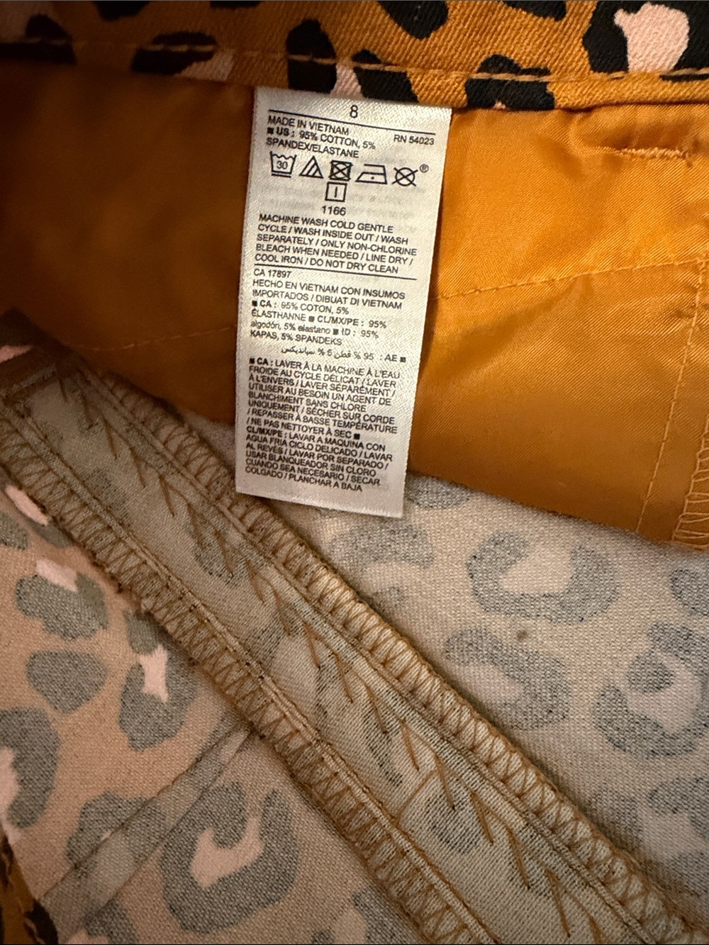 Old Navy Mustard Yellow Leopard Pixie Ankle Pants - Picture 4 of 4